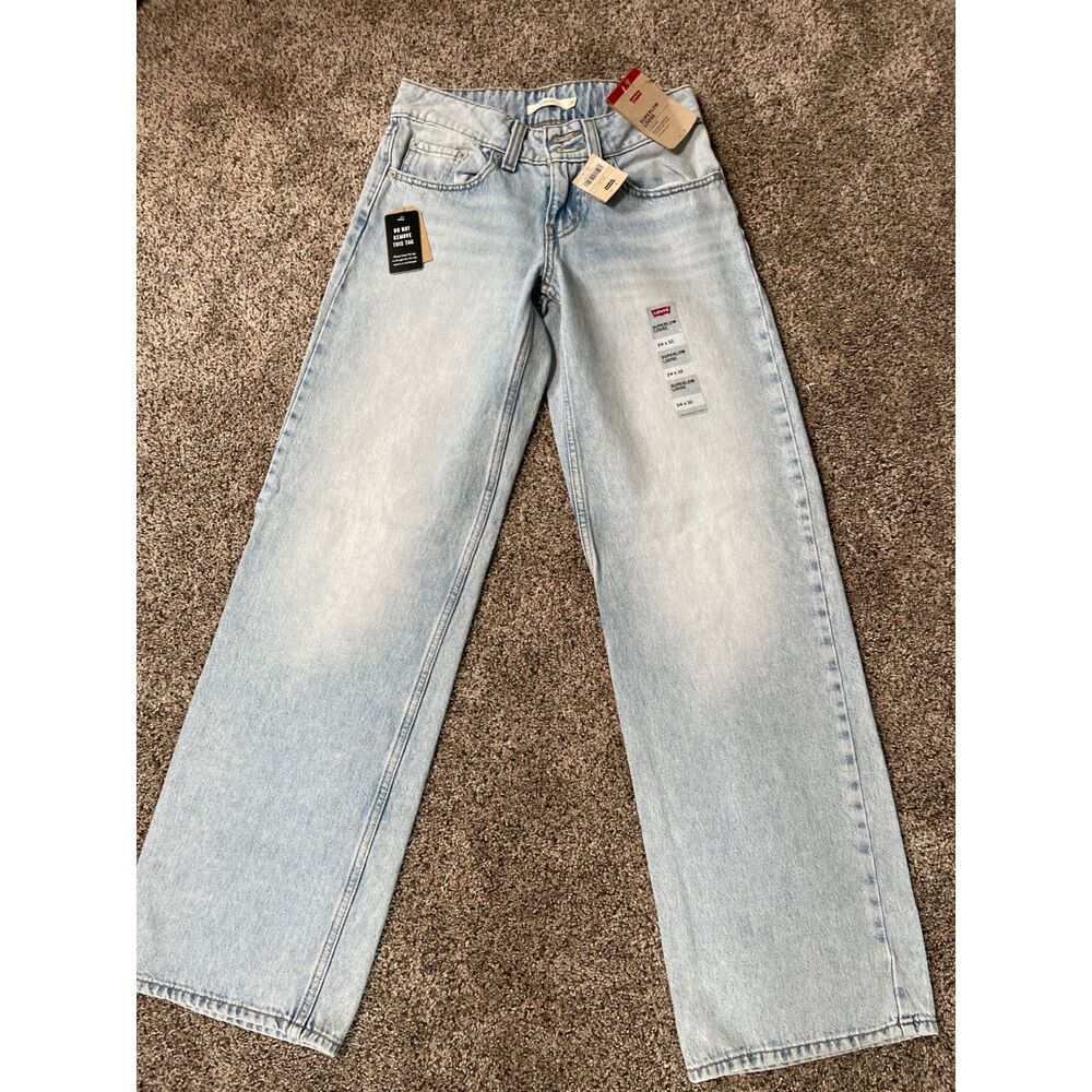 NWT Levi’s Superlow Loose Jeans Light Wash Size 24x32 Y2K Style